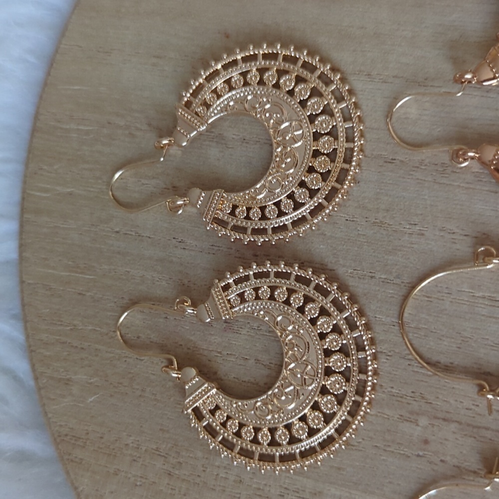 4 Pairs of Boho Style Earrings - Picture 2 of 5
